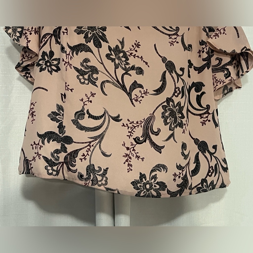 Liz Claiborne Pink Floral Short Ruffle Sleeve Blouse Women's Size Medium - Picture 4 of 13
